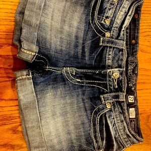 Miss Me jean shorts size 27